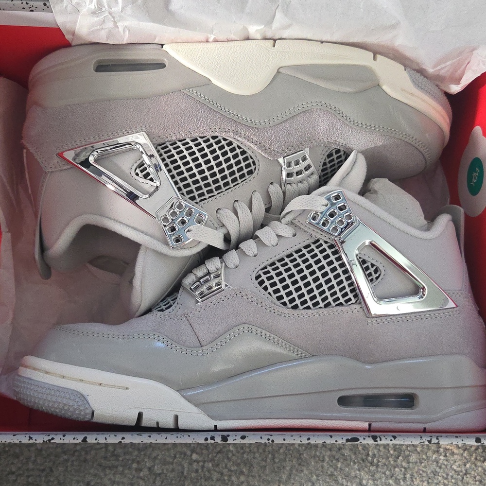 Jordan Air 4 Retro in Black and Gray